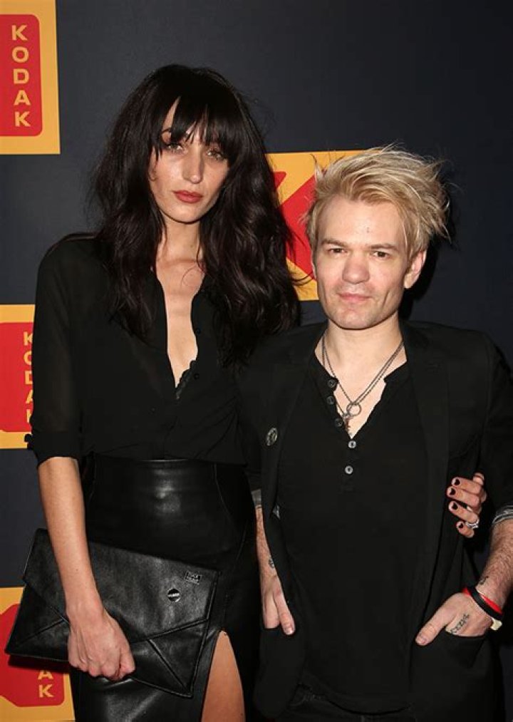Unveiling The Life And Impact Of Deryck Whibley's Wife