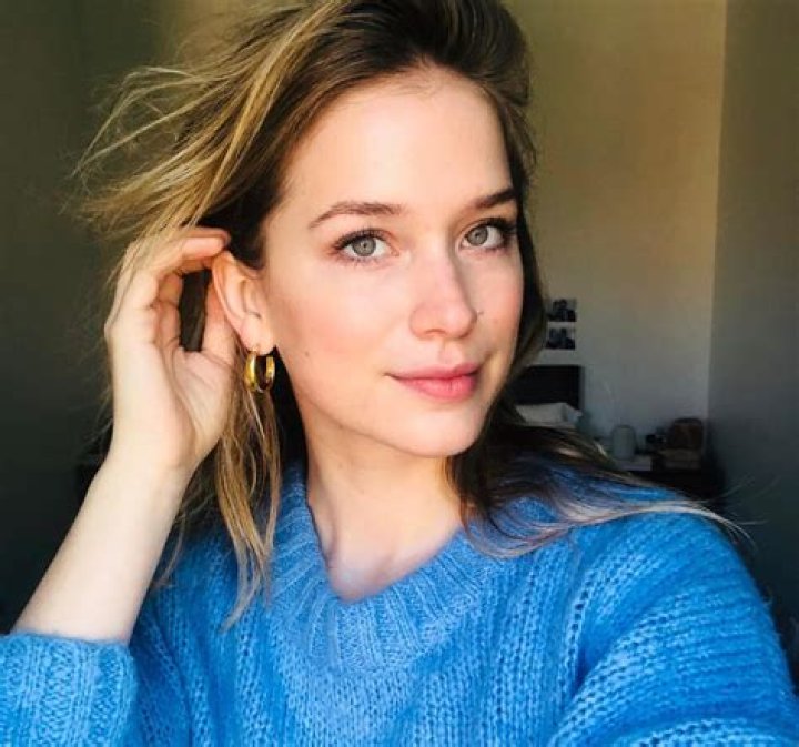 Discover The Secrets Behind Elizabeth Lail's Net Worth