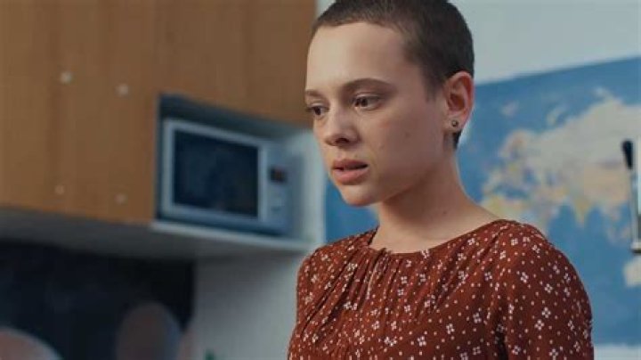 How Tall Is Shira Haas