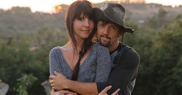 Is Jason Mraz Hitched? Uncover The Truth And More