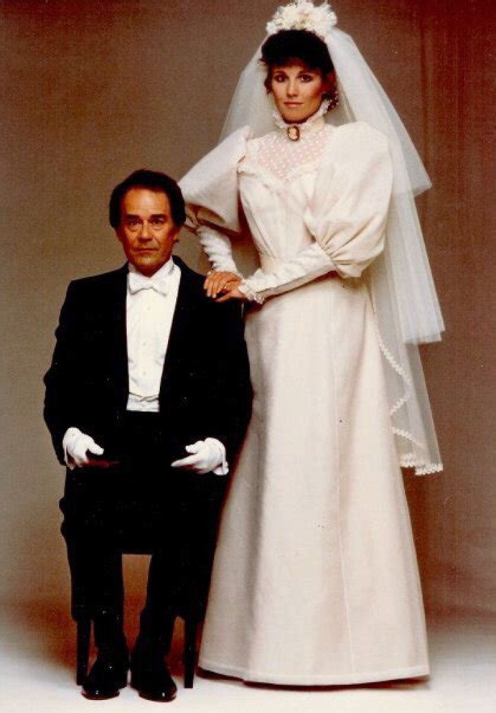 Unveil The Secrets Of Lucie Arnaz And Laurence Luckinbill's Timeless Wedding