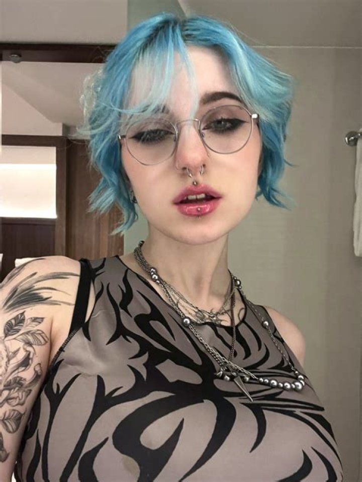 Unveiling The Truths Behind The "lyra Crowo Onlyfans Leak"