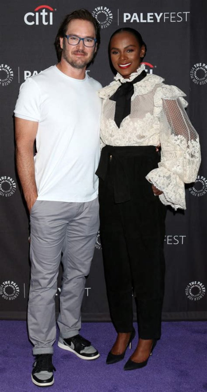 Unveiling The Secrets Of Mark-Paul Gosselaar's Height: Exploring Surprising Discoveries