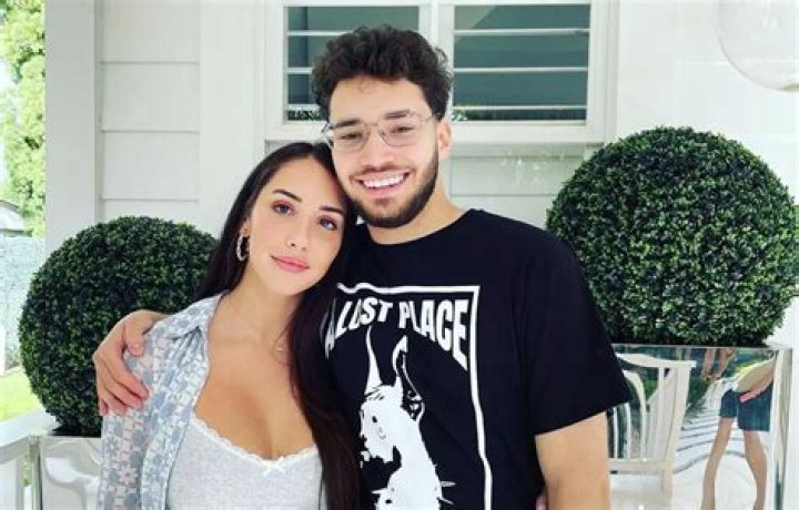 Unveiling The Allure: Naomi Ross's OnlyFans Revolution