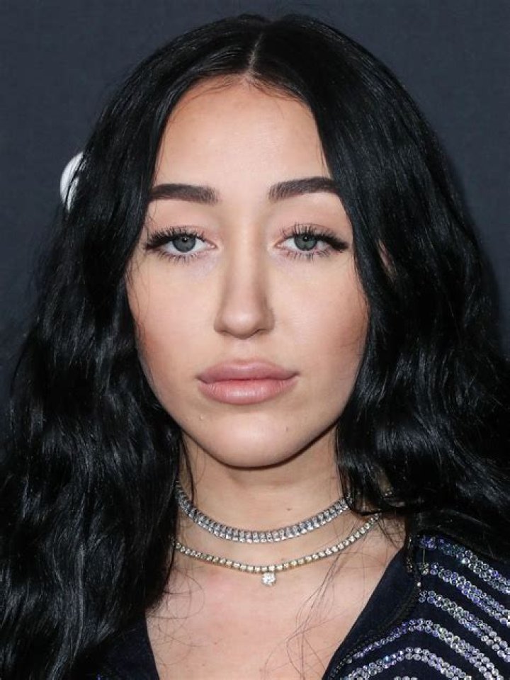 Noah Cyrus's Journey Beyond Binary Gender