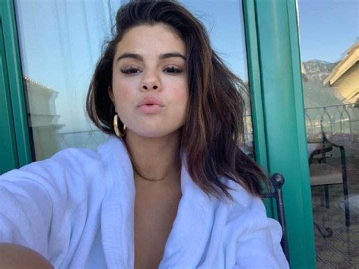 Unveiling The Cultural Impact Of Selena Gomez's Selfies