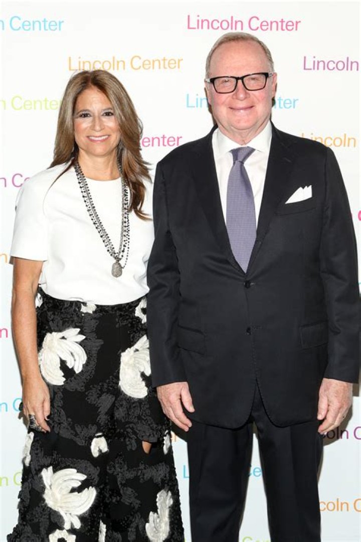 Who Is Lee Thomas' Wife?